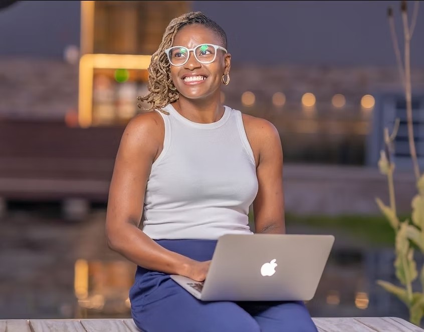 Jackie Johnson with laptop